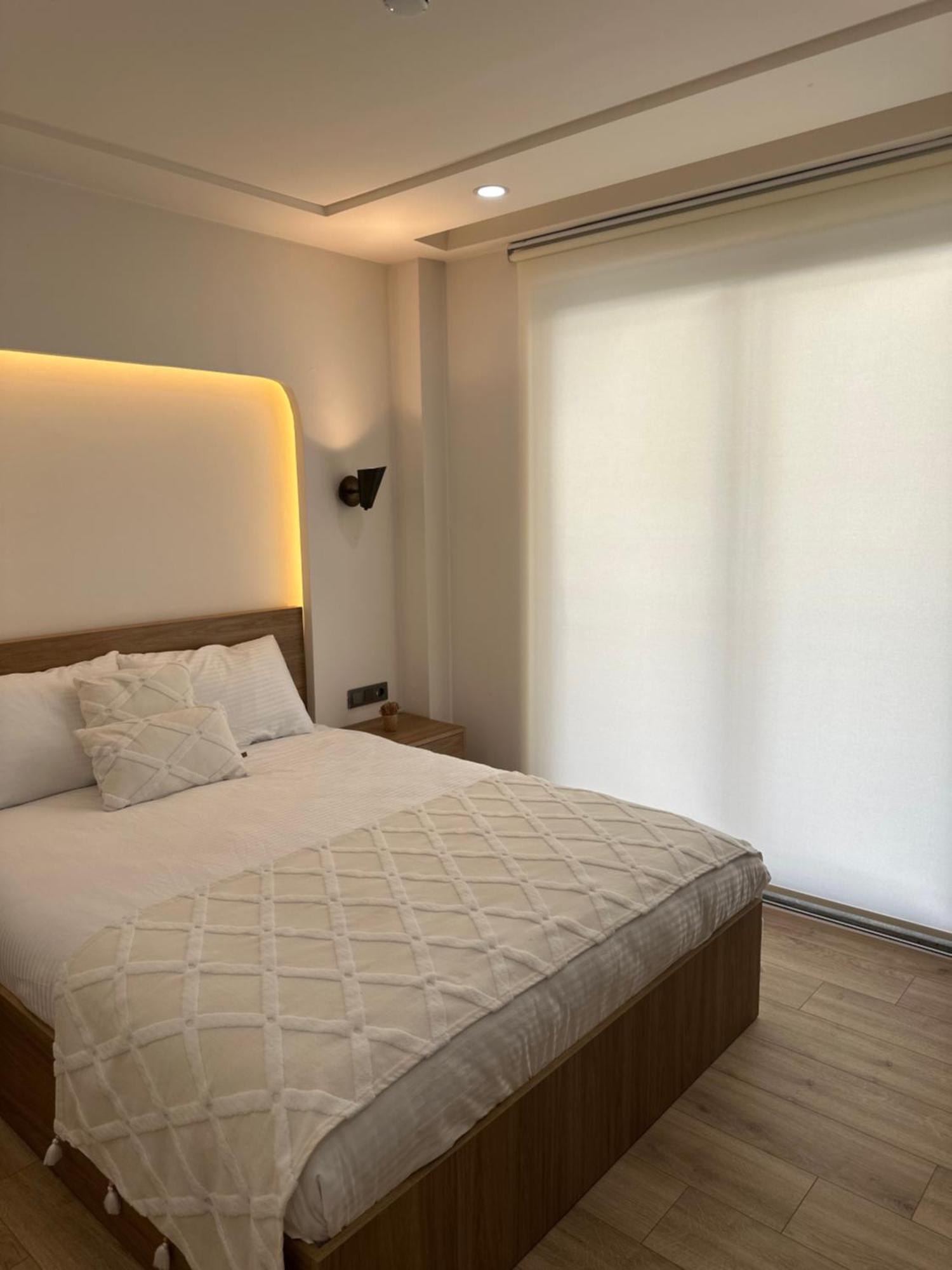 Oregano Suites Side Luaran gambar