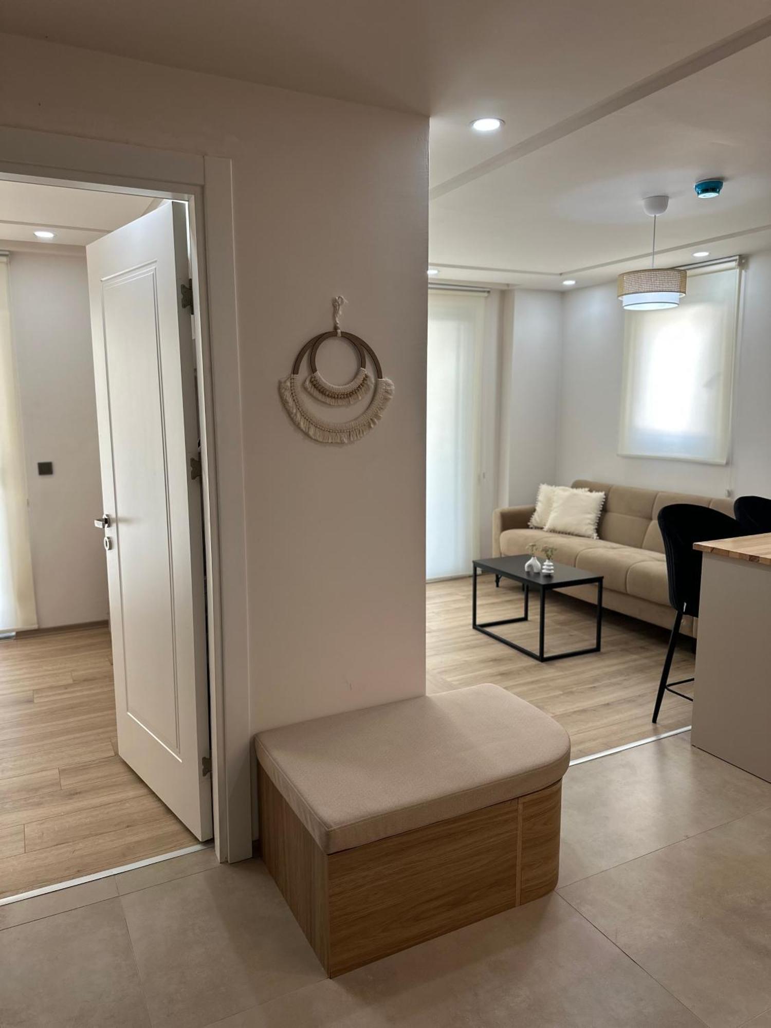 Oregano Suites Side Luaran gambar