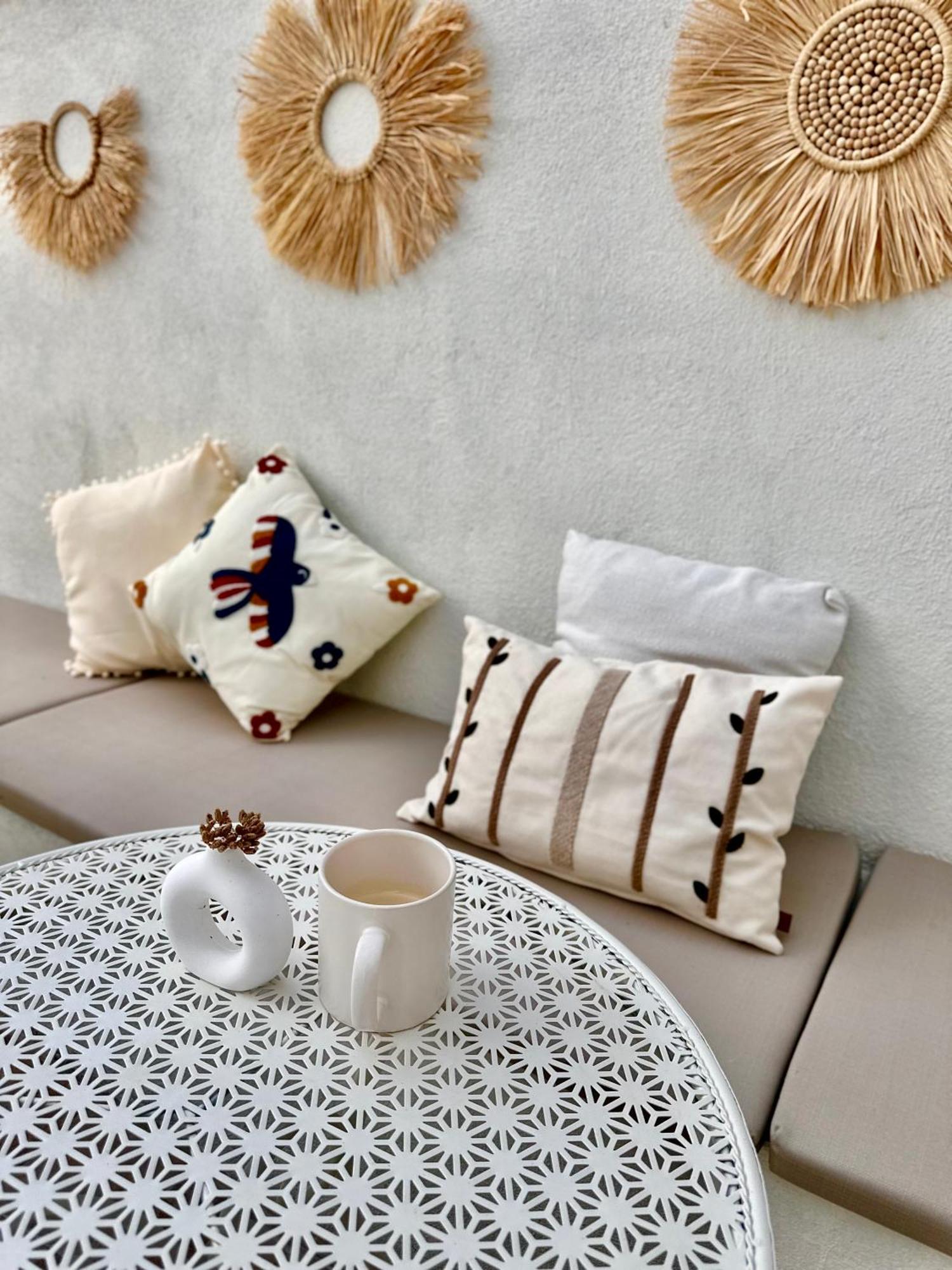 Oregano Suites Side Luaran gambar