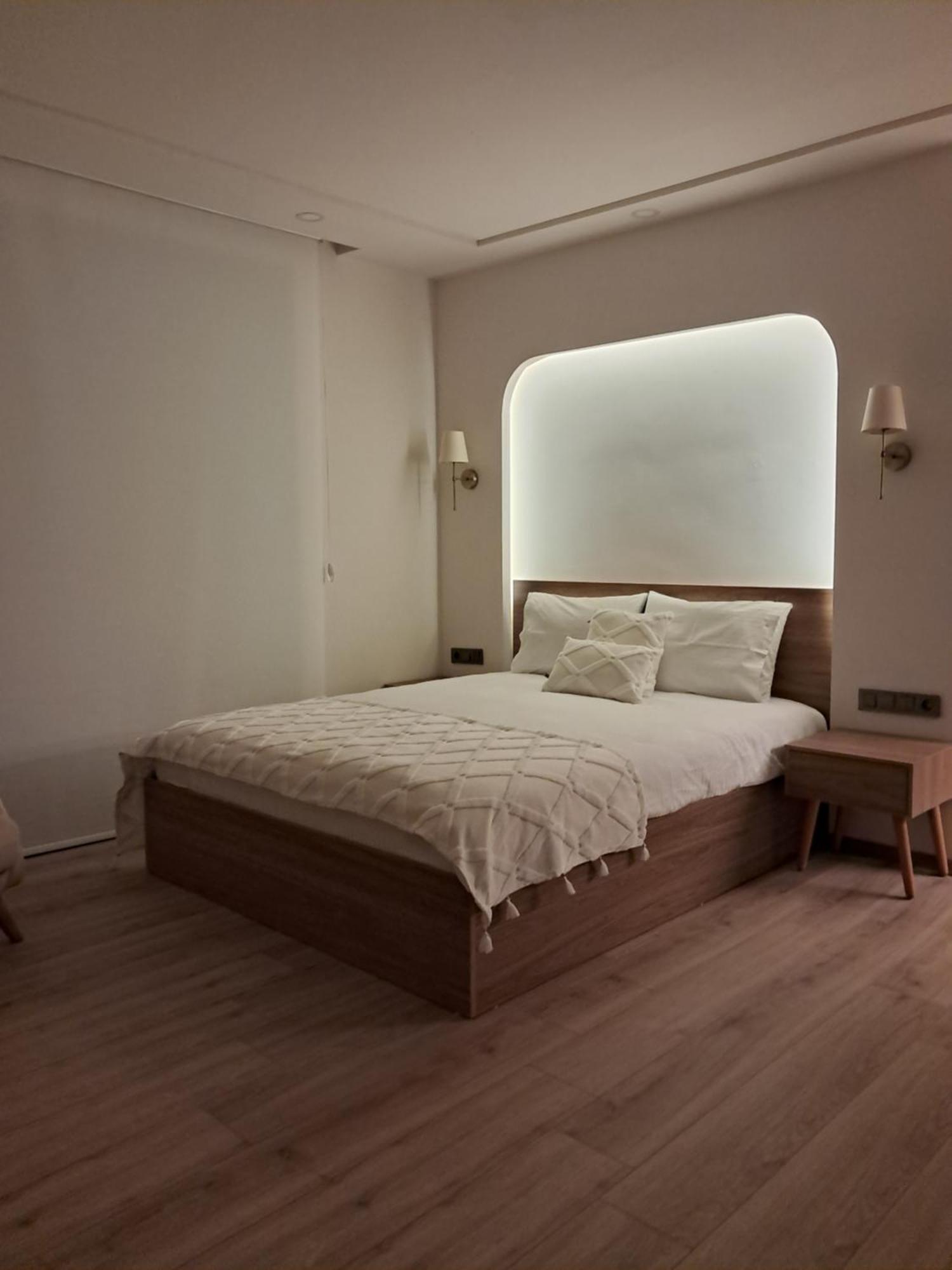 Oregano Suites Side Luaran gambar